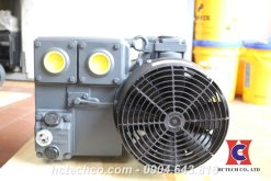Hình ảnh cổng xả của bơm, buồng dầu và cánh quạt tản nhiệt