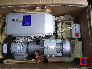 Kiện hàng bơm chân không được đóng gói với dầu chân không tặng kèm cho khách
