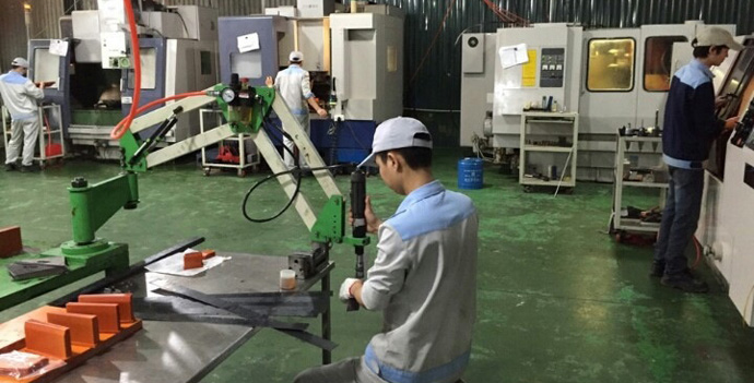 Công ty Minh Tiến chuyên sản xuất thiết bị sắt thép dùng bơm chân không cho máy cnc