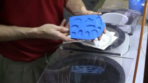 Xử lý các bọt khí trong nhựa composite bằng áp suất chân không