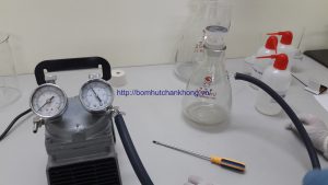 Ứng dụng bơm chân không cho thí nghiệm