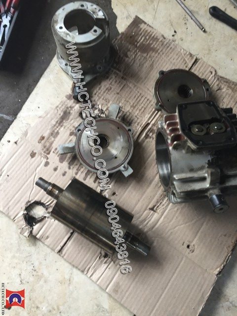 Hoàn thành sửa bơm hút chân không vòng dầu WonChang tại nhà máy sản xuất linh kiện