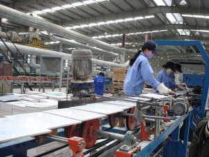 Nhà máy sản xuất gạch Hoàng Tiến sử dụng bơm chân không trong sản xuất