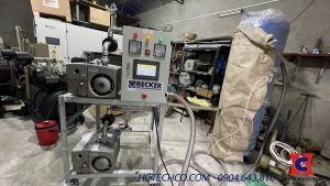 Hệ thống bơm hút chân không sử dụng 2 máy bơm vòng dầu U5.70 của hãng Becker